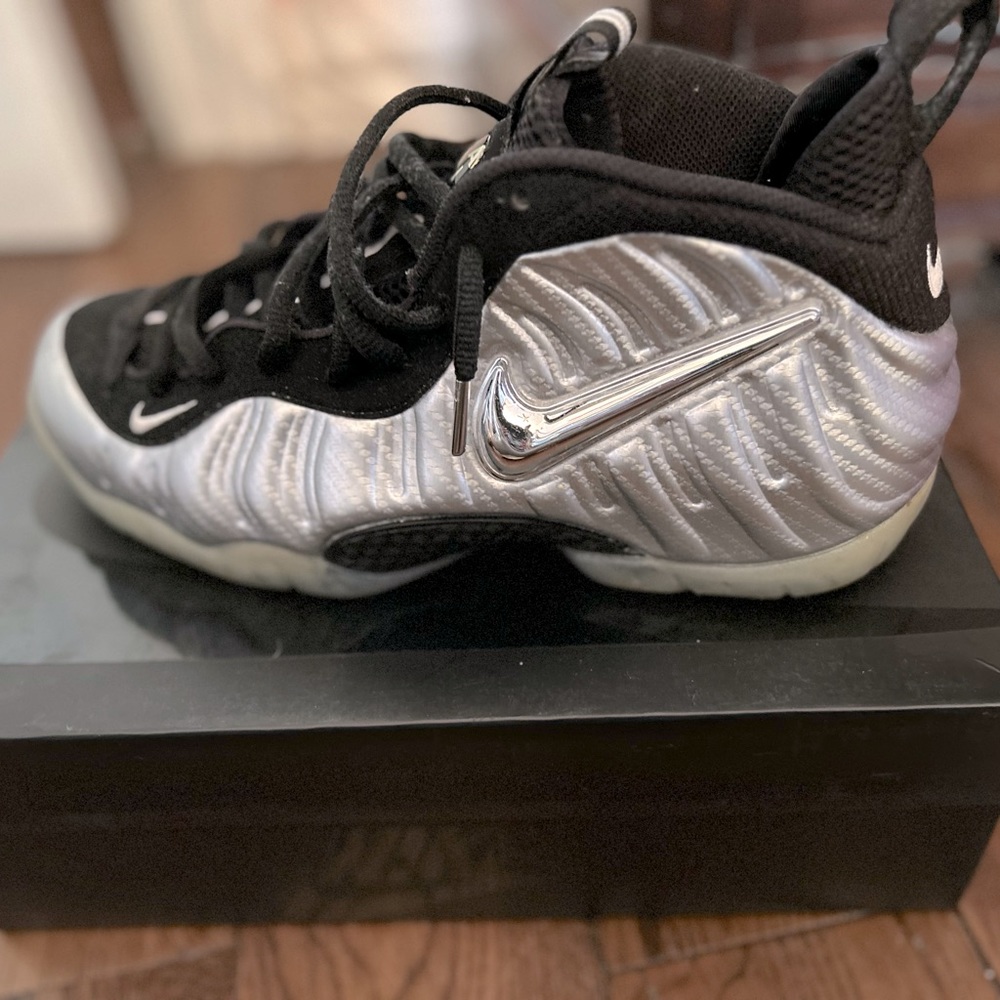 Silver foamposits great condition